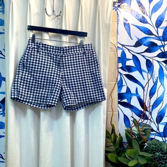 Women’s Izod Navy & White Checkered Gingham Shorts Size 4 - Picture 1 of 6